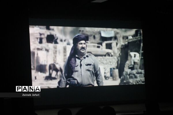 طرح سینما مهر در بوشهر با اکران فیلم سینمایی غریب
