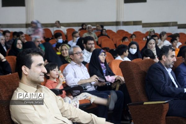 طرح سینما مهر در بوشهر با اکران فیلم سینمایی غریب