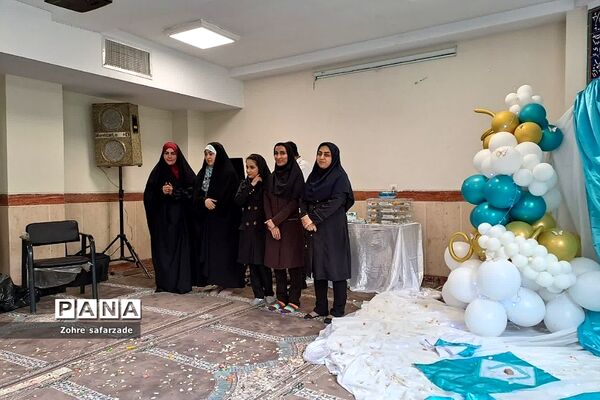 جشن تکلیف در دبستان برکت آبعلی رودهن در پایان سال تحصیلی