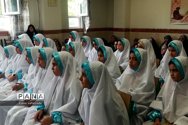جشن تکلیف در دبستان برکت آبعلی رودهن در پایان سال تحصیلی