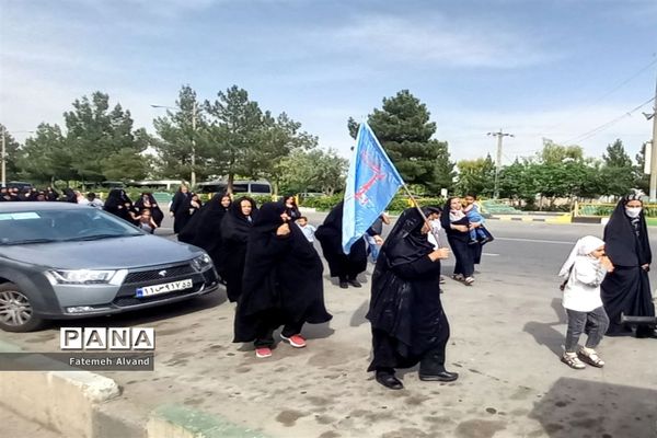 اردوی دانش‌آموزان شهر آوه در قم