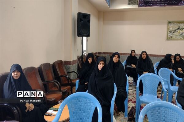 نشست بصیرتی و کارگاه آموزشی زیست عفیفانه توسط بسیج فرهنگیان شهرستان خاتم