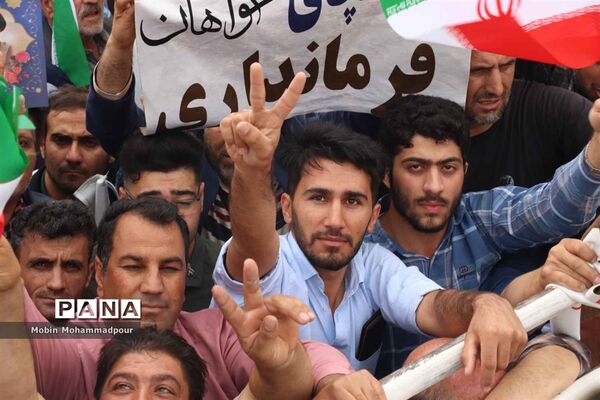 استقبال پرشکوه مردم تبریز از رئیس جمهوری