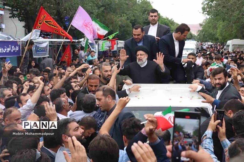 استقبال پرشکوه مردم تبریز از رئیس جمهوری