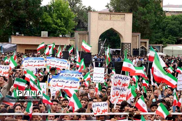 استقبال پرشکوه مردم تبریز از رئیس جمهوری