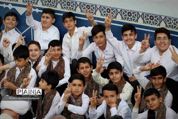 استقبال پرشکوه مردم تبریز از رئیس جمهوری