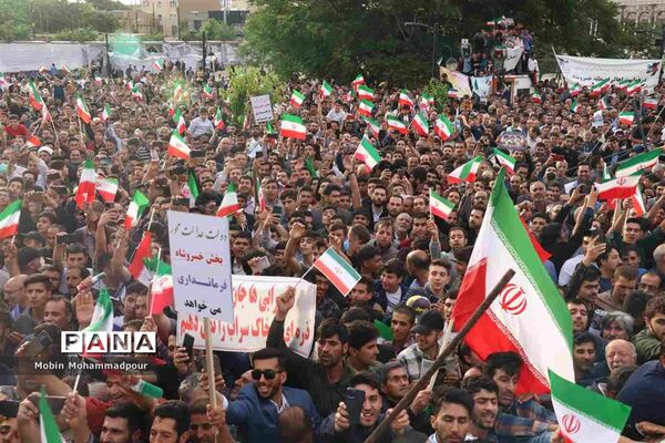 استقبال پرشکوه مردم تبریز از رئیس جمهوری
