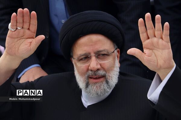 استقبال پرشکوه مردم تبریز از رئیس جمهوری
