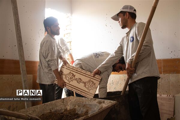برگزاری اردوی جهادی «دو جبهه یک جهاد» بسیج دانشجویی دانشگاه فرهنگیان یزد در شهرستان خاتم