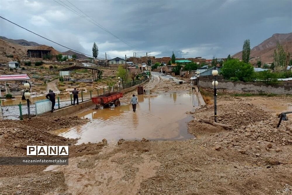 وقوع شدید سیل در برخی از روستاهای شهرستان فیروزکوه