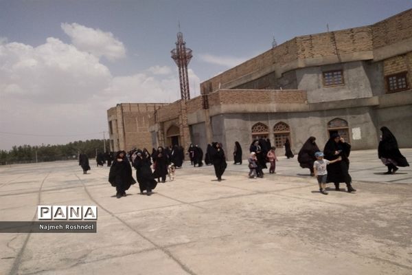 حضور گسترده مردم بیرجند در میعادگاه نماز جمعه