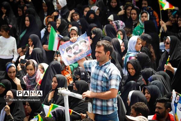 دیدار پرشکوه مردم شهرستان چاراویماق با رییس‌جمهوری