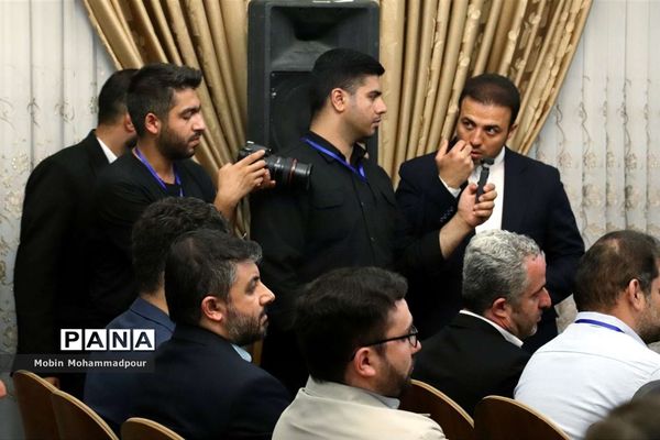نشست خبری رئیس‌جمهوری در تبریز