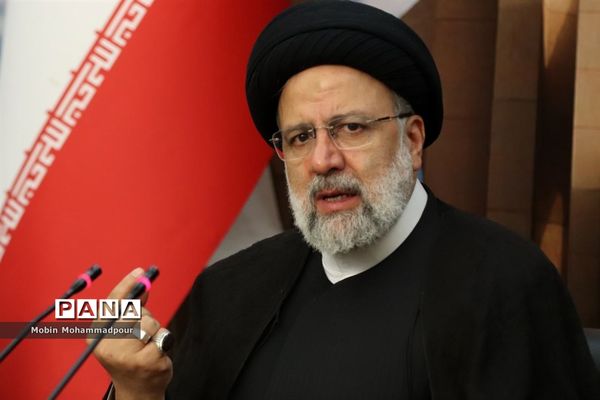 نشست خبری رئیس‌جمهوری در تبریز