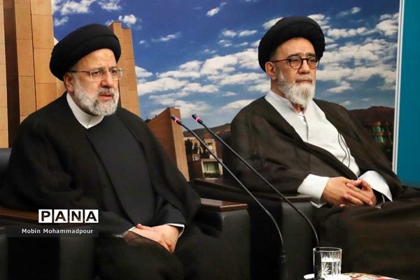 نشست خبری رئیس‌جمهوری در تبریز