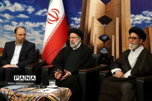 نشست خبری رئیس‌جمهوری در تبریز