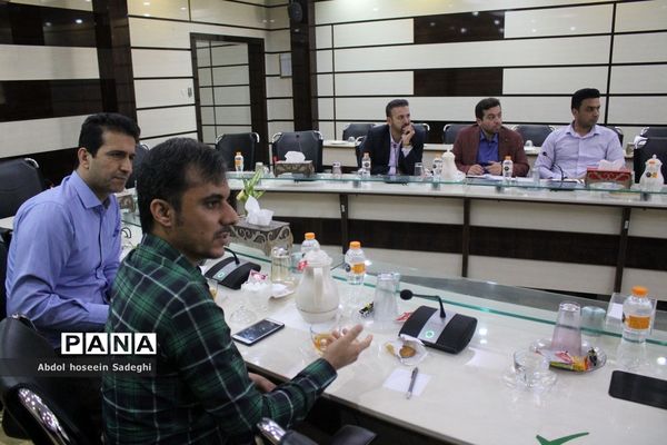 جلسه ستاد ثبت‌نام استانی و شورای معاونان اداره‌کل آموزش و پرورش استان بوشهر