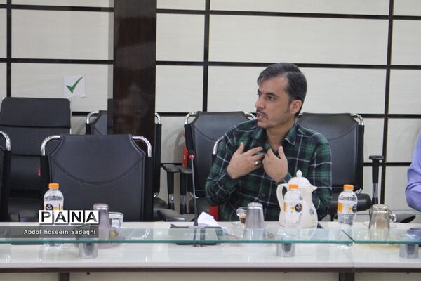 جلسه ستاد ثبت‌نام استانی و شورای معاونان اداره‌کل آموزش و پرورش استان بوشهر