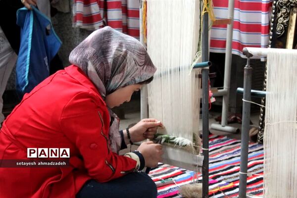 نمایشگاه صنایع‌ دستی در گلوگاه