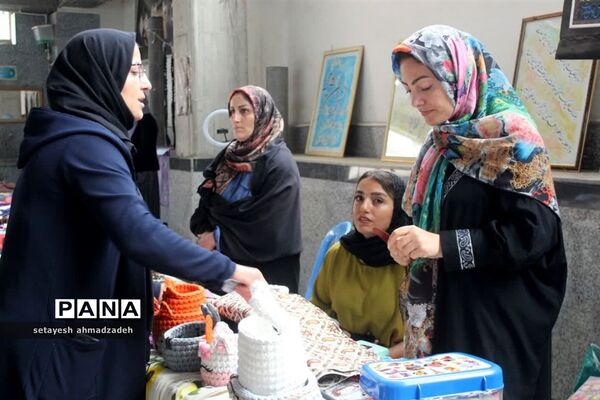 نمایشگاه صنایع‌ دستی در گلوگاه