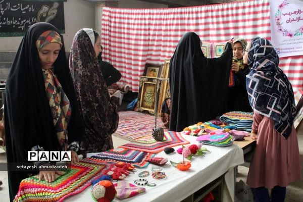 نمایشگاه صنایع‌ دستی در گلوگاه