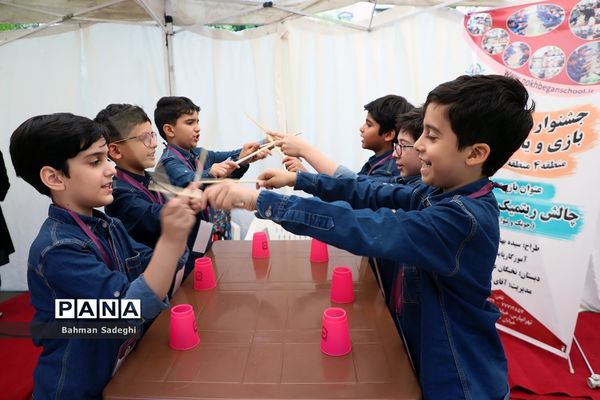 نمایشگاه دستاوردهای توانمندی دانش‌آموزان و معلمان شهر تهران