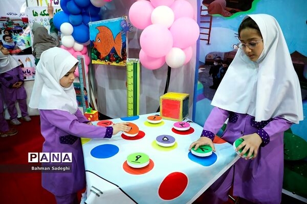 نمایشگاه دستاوردهای توانمندی دانش‌آموزان و معلمان شهر تهران