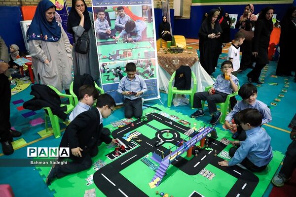 نمایشگاه دستاوردهای توانمندی دانش‌آموزان و معلمان شهر تهران
