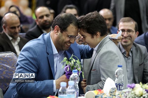 نمایشگاه دستاوردهای توانمندی دانش‌آموزان و معلمان شهر تهران