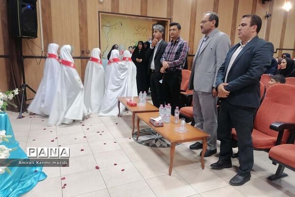 آیین تجلیل از مربیان سازمان دانش‌آموزی ناحیه 3 شیراز