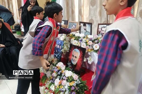آیین تجلیل از مربیان سازمان دانش‌آموزی ناحیه 3 شیراز