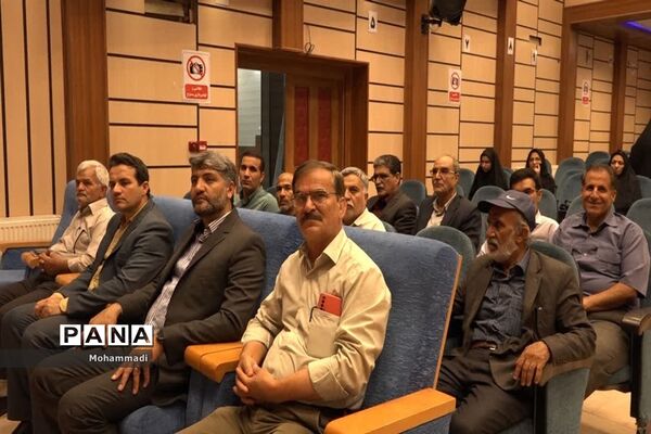 رونمایی از سه جلد کتاب جدید بانوی بافقی