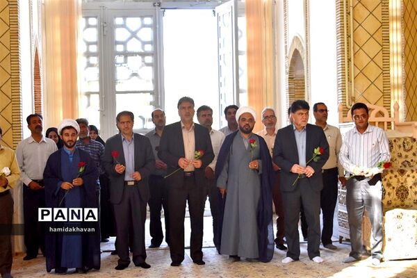 غبارروبی گلزار شهدای شهرستان بهاباد به‌مناسبت هفته جهاد کشاورزی