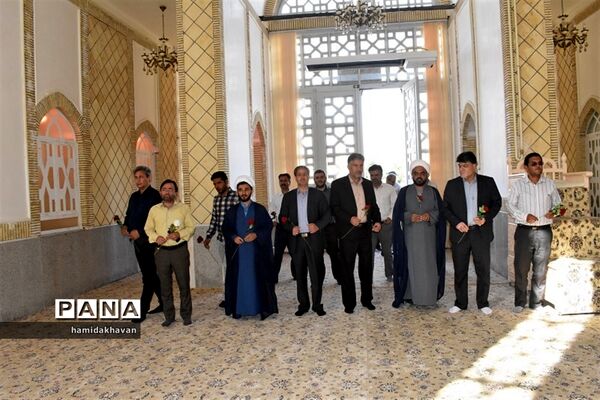 غبارروبی گلزار شهدای شهرستان بهاباد به‌مناسبت هفته جهاد کشاورزی