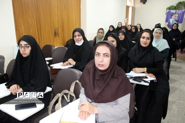 کارگاه توان افزایی آموزش دهندگان سوادآموزی استان بوشهر