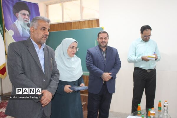 کارگاه توان افزایی آموزش دهندگان سوادآموزی استان بوشهر