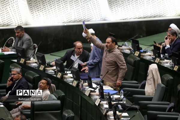 جلسه رای اعتماد وزیر صنعت، معدن و تجارت