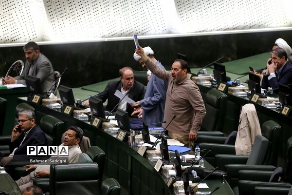 جلسه رای اعتماد وزیر صنعت، معدن و تجارت