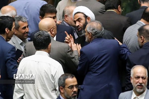 جلسه رای اعتماد وزیر صنعت، معدن و تجارت