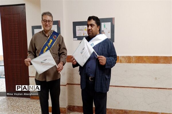 بازدید رئیس اداره پیشگیری در محیط کار ستاد مبارزه با موادمخدر از اولین اتاق نجات دانش‌آموزی کشور