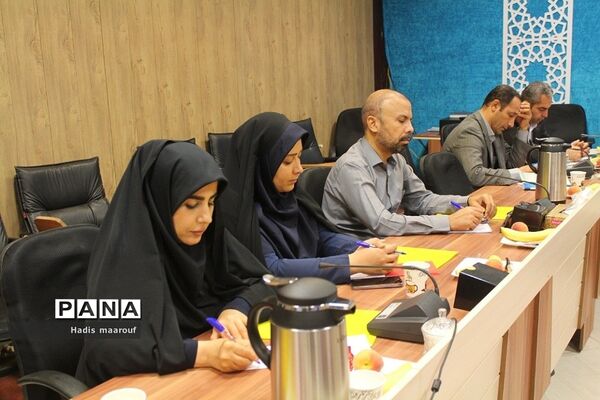 جلسه نقد و تحلیل کتاب «مقدمات پژوهش در آموزش» در بهارستان 2