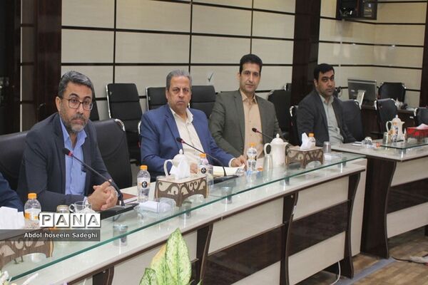 جلسه کارگروه ساماندهی لباس فرم دانش‌آموزان استان بوشهر