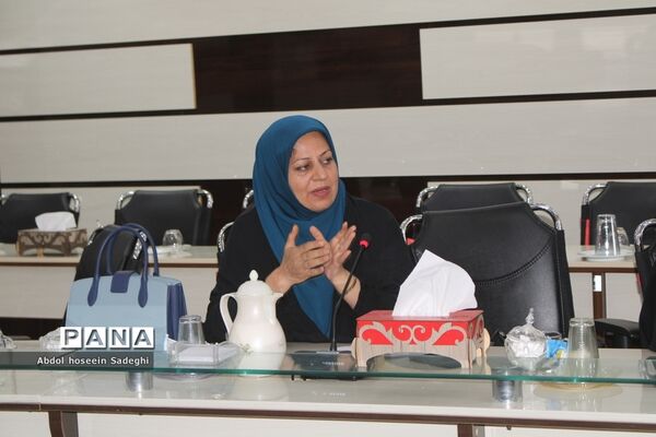جلسه کارگروه ساماندهی لباس فرم دانش‌آموزان استان بوشهر