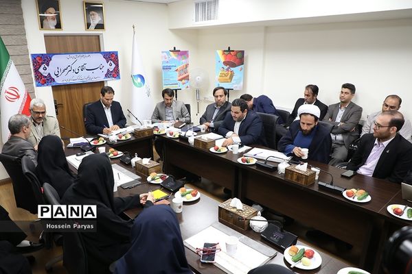 نشست صمیمی وزیر آموزش و پرورش با مدیران سازمان ملی تعلیم و تربیت کودک