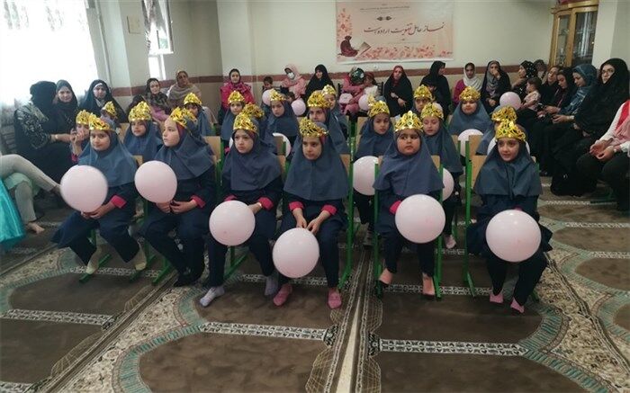جشن الفبا نمایش بزرگی و اهمیت تلاش دانش‌آموزان جهت گذراندن کلاس اول است