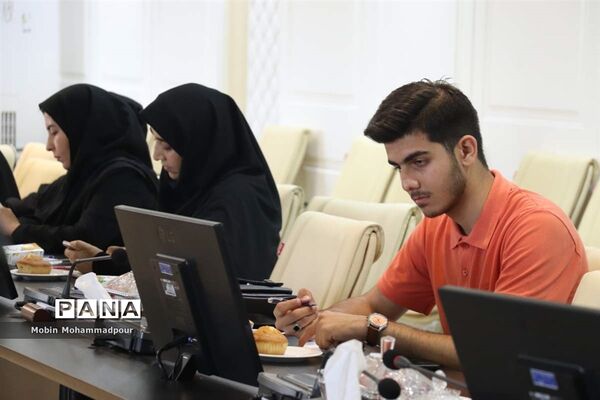 نشست خبری معاون غذا و دارو دانشگاه علوم پزشکی تبریز