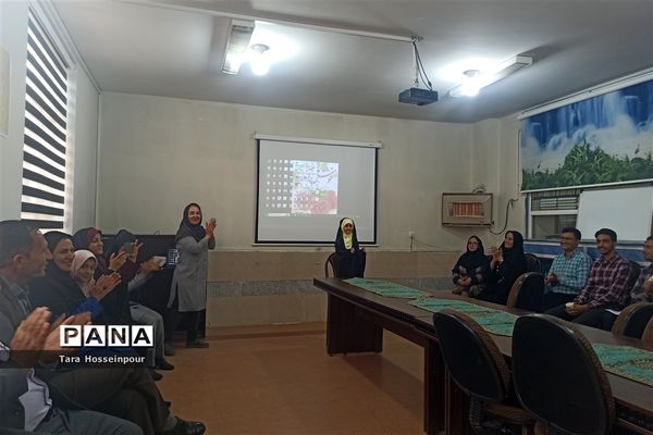 بازدید معلمان جوان ناحیه ۳ از پژوهش‌سرای اسدالله اسدی