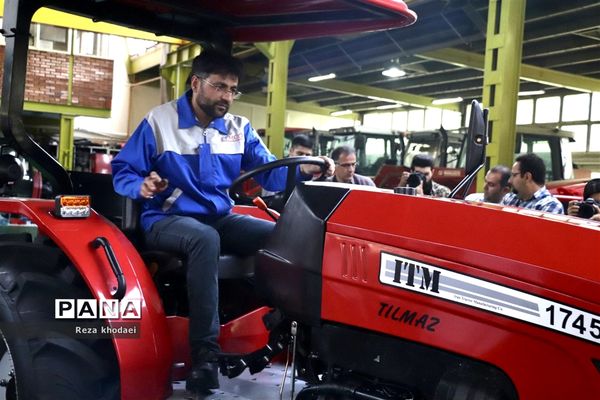 تور بازدید رسانه‌ای از کارخانه تراکتورسازی تبریز