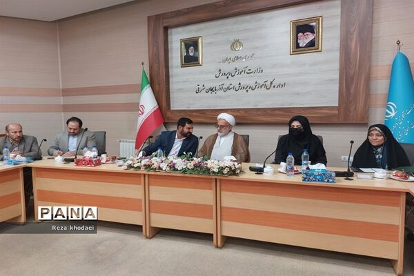 جلسه تجلیل از فعالان نانو آذربایجان شرقی  وابسته به ریاست جمهوری