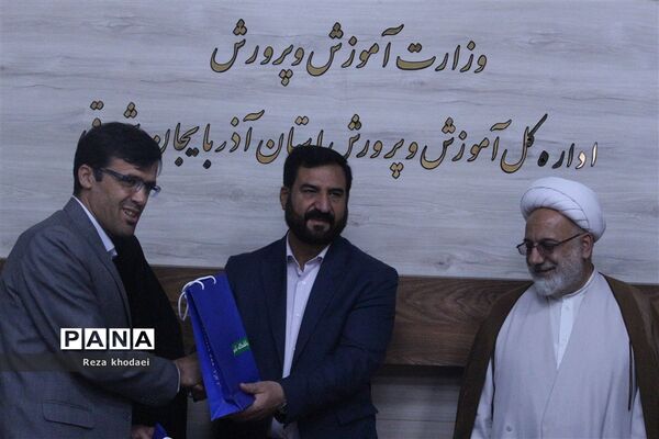 جلسه تجلیل از فعالان نانو آذربایجان شرقی  وابسته به ریاست جمهوری